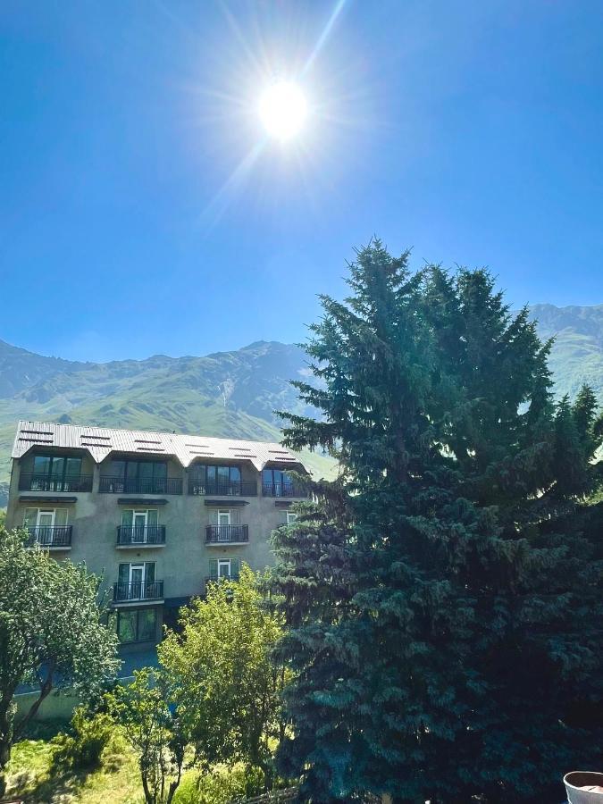 Planet Kazbegi Hotel Luaran gambar