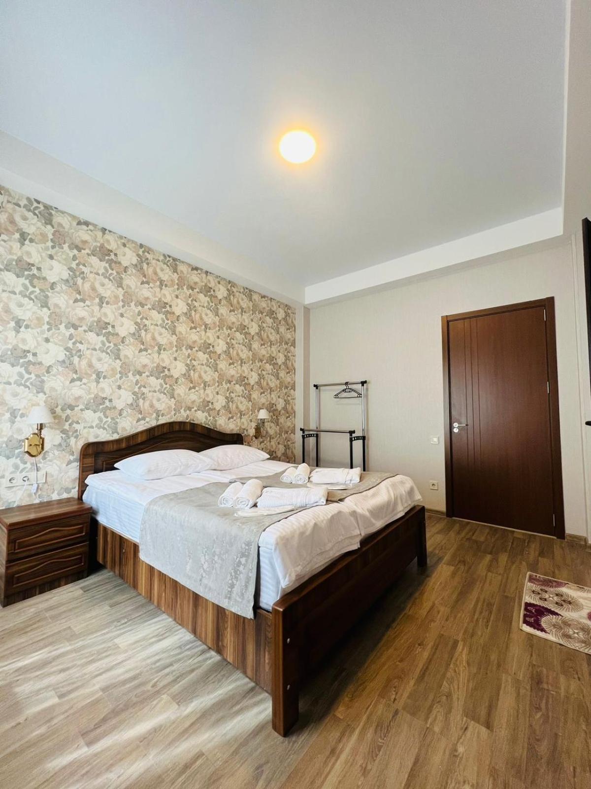 Planet Kazbegi Hotel Luaran gambar