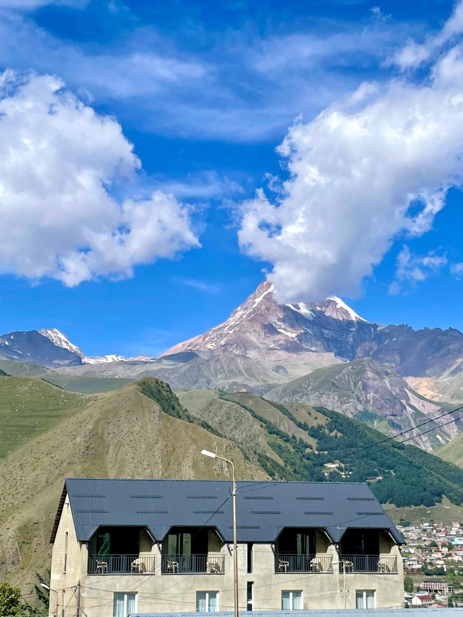 Planet Kazbegi Hotel Luaran gambar