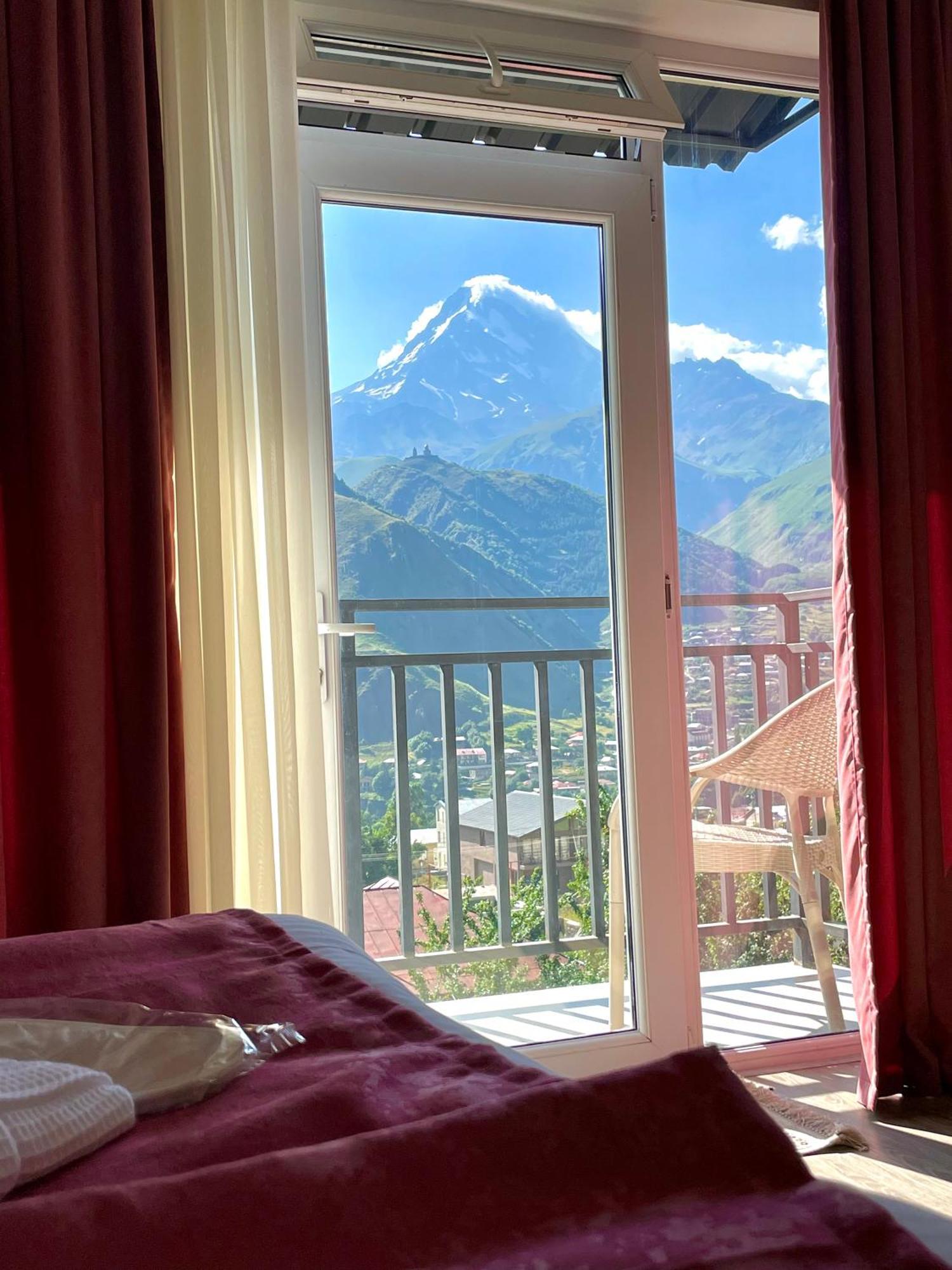Planet Kazbegi Hotel Luaran gambar