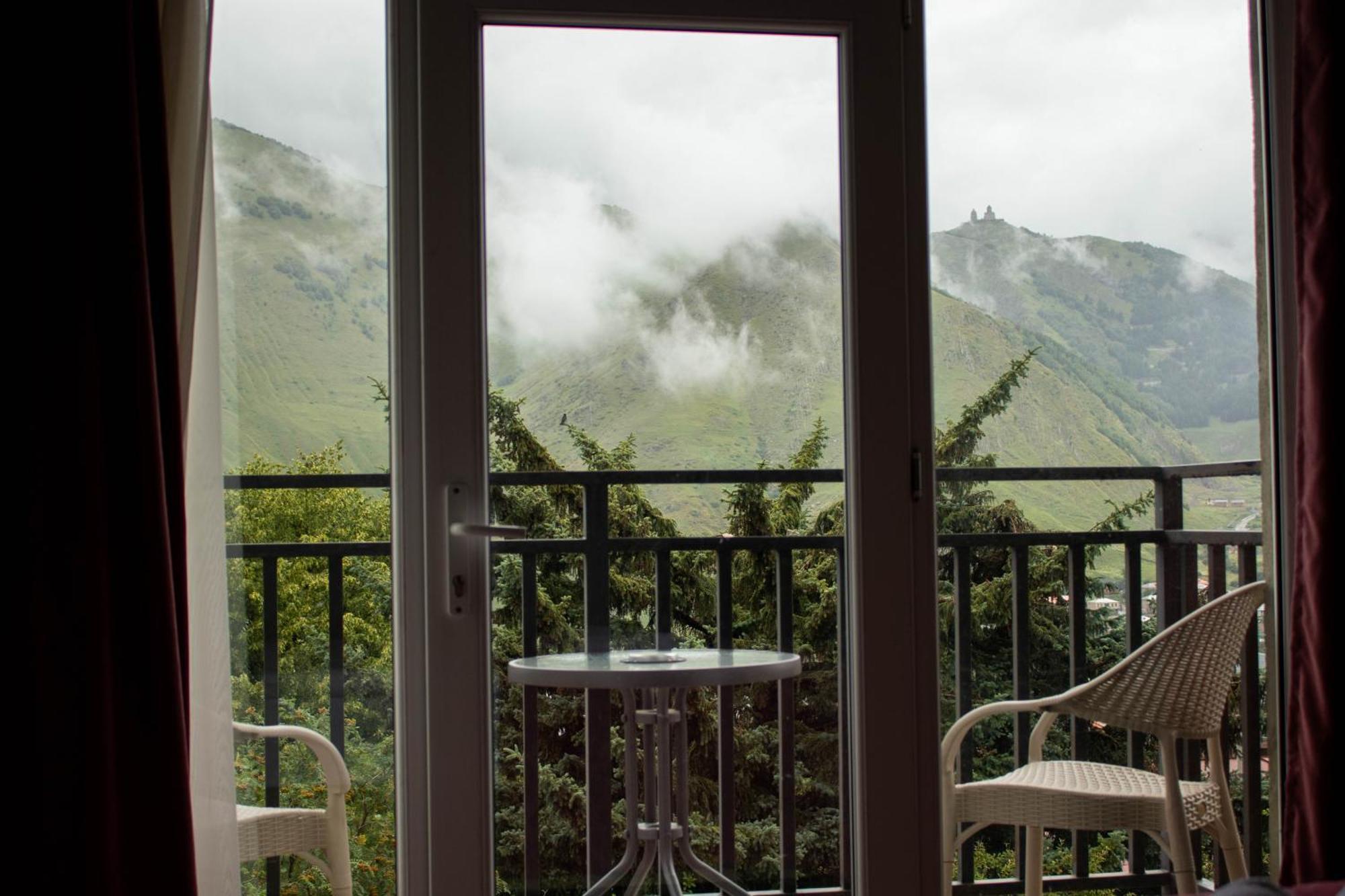 Planet Kazbegi Hotel Luaran gambar