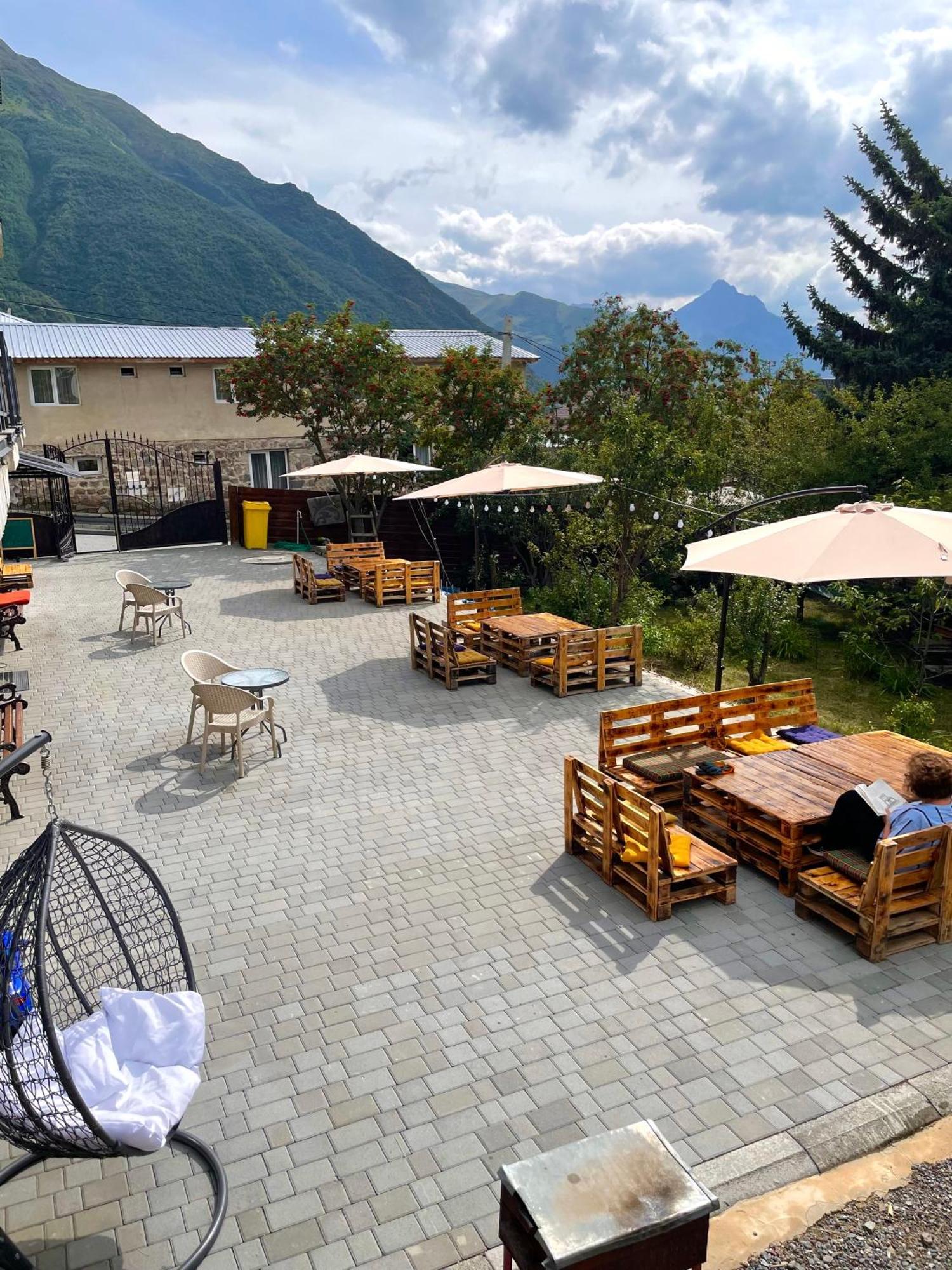Planet Kazbegi Hotel Luaran gambar