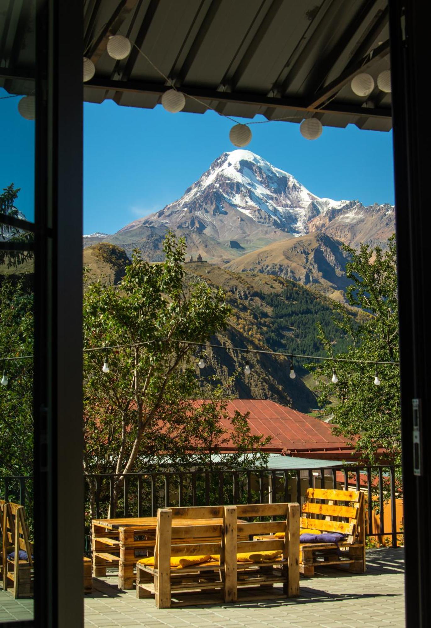 Planet Kazbegi Hotel Luaran gambar