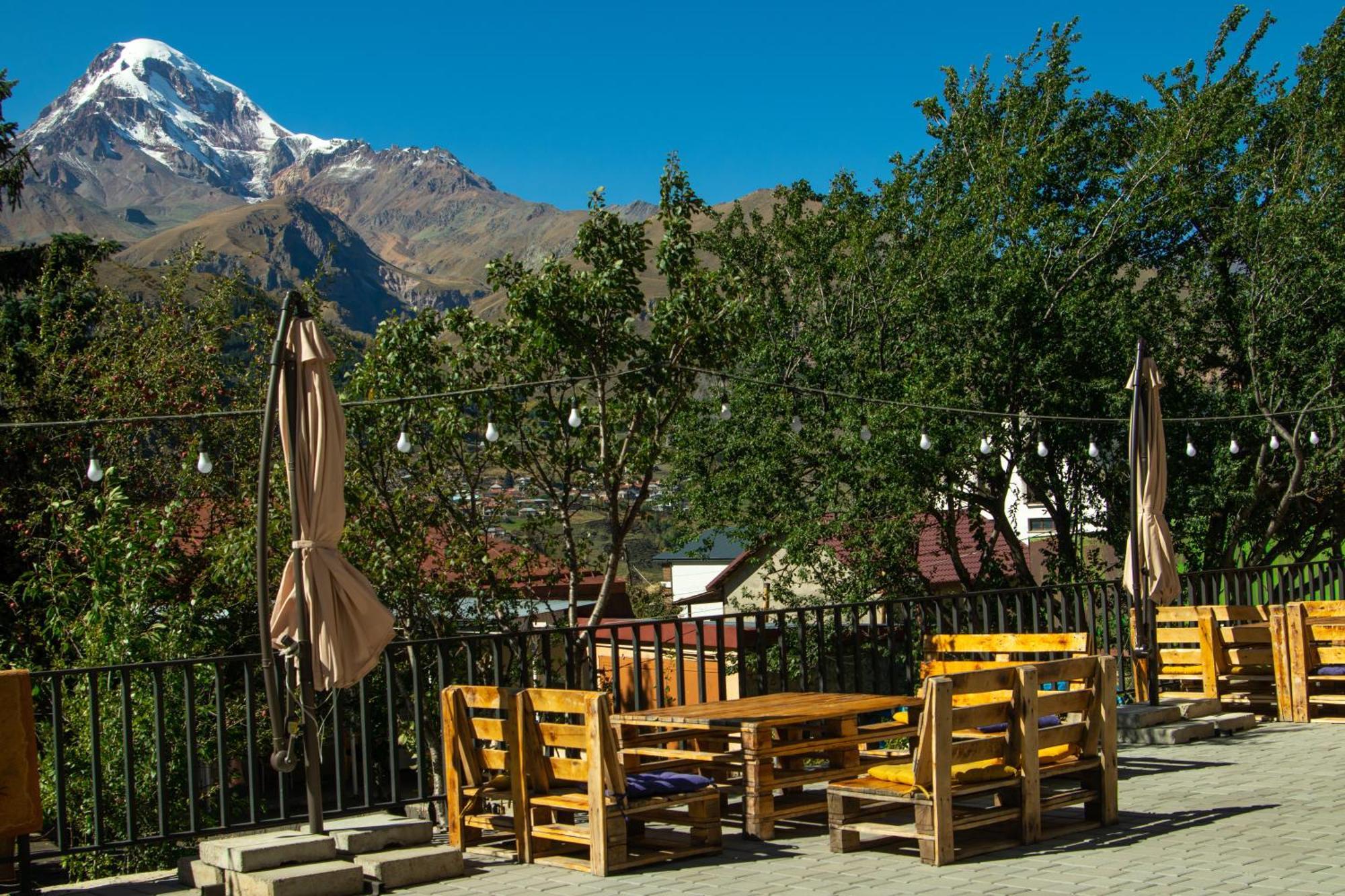 Planet Kazbegi Hotel Luaran gambar